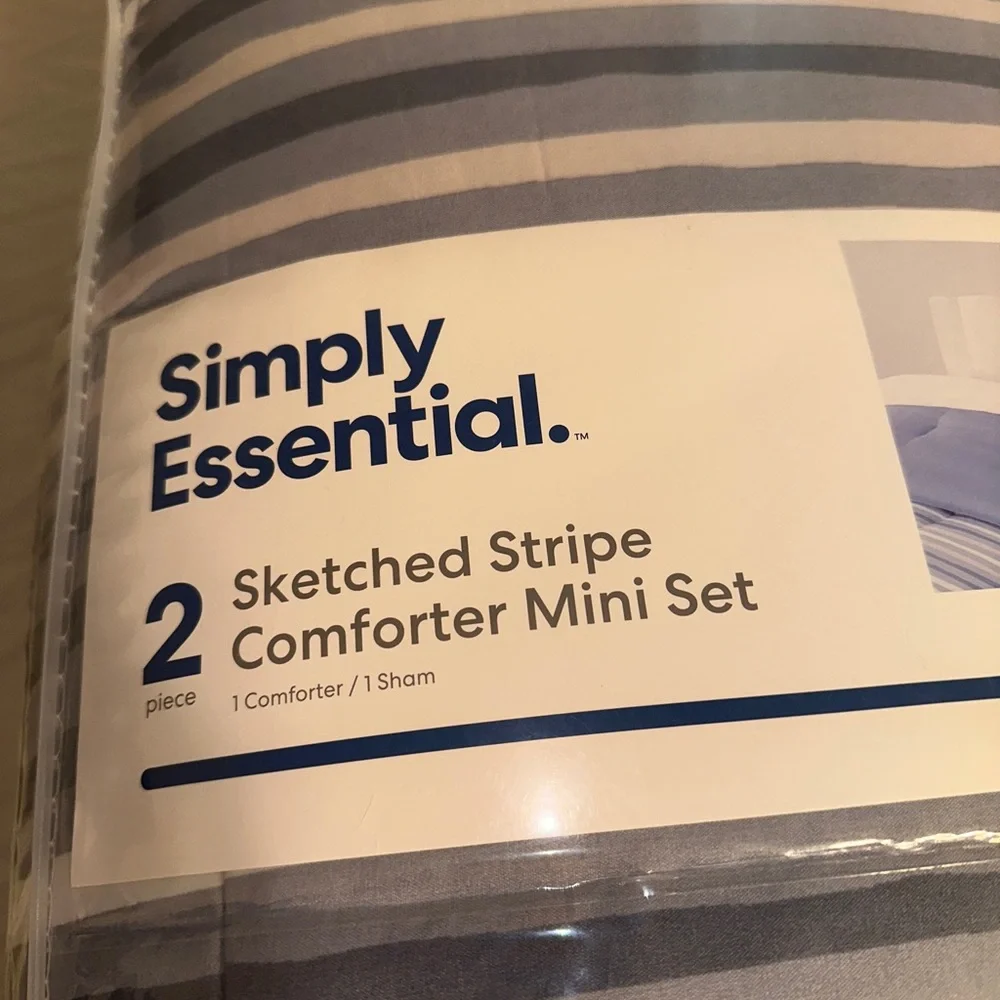 Simply Essential Sketched Stripe 2 Piece Twin Sz Comforter Set Brand New